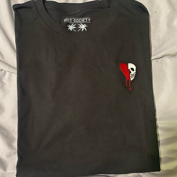 XL, New, riot society black short sleeve. - Picture 1 of 2